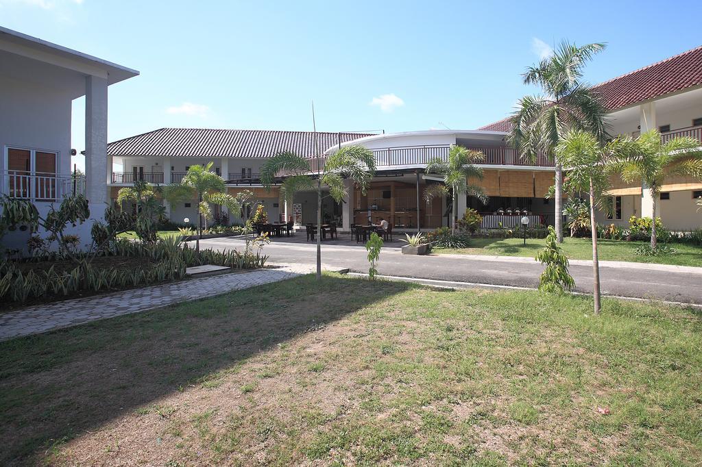 Narmada Convention Hall Hotel Mataram Buitenkant foto