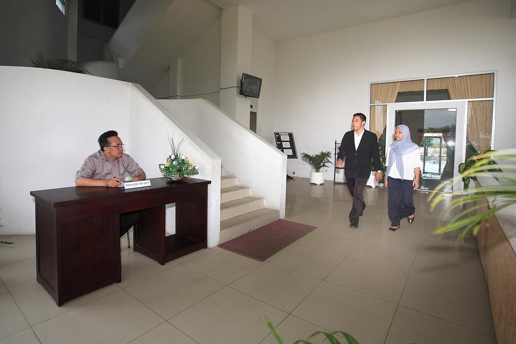 Narmada Convention Hall Hotel Mataram Buitenkant foto