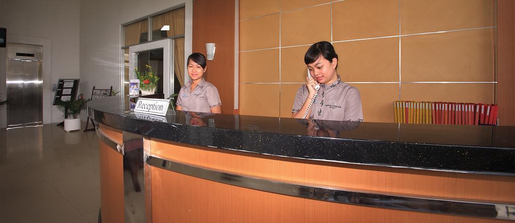 Narmada Convention Hall Hotel Mataram Buitenkant foto